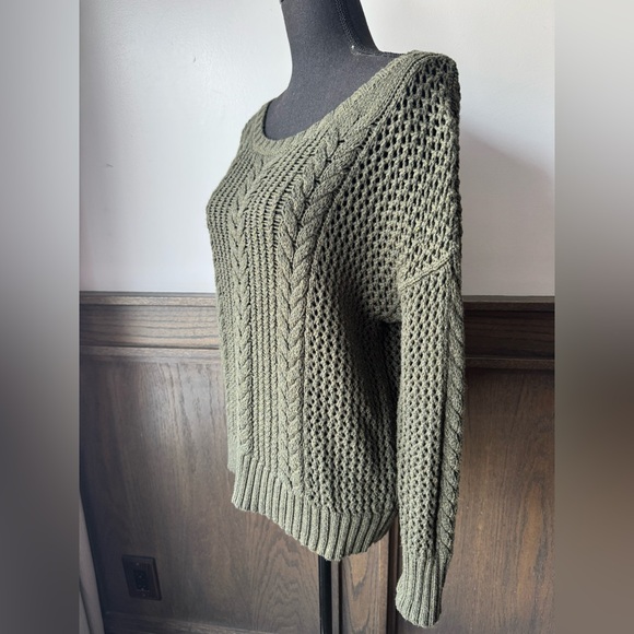 American Eagle Outfitters Dark Green Knit Sweater Euc medium - Picture 2 of 8
